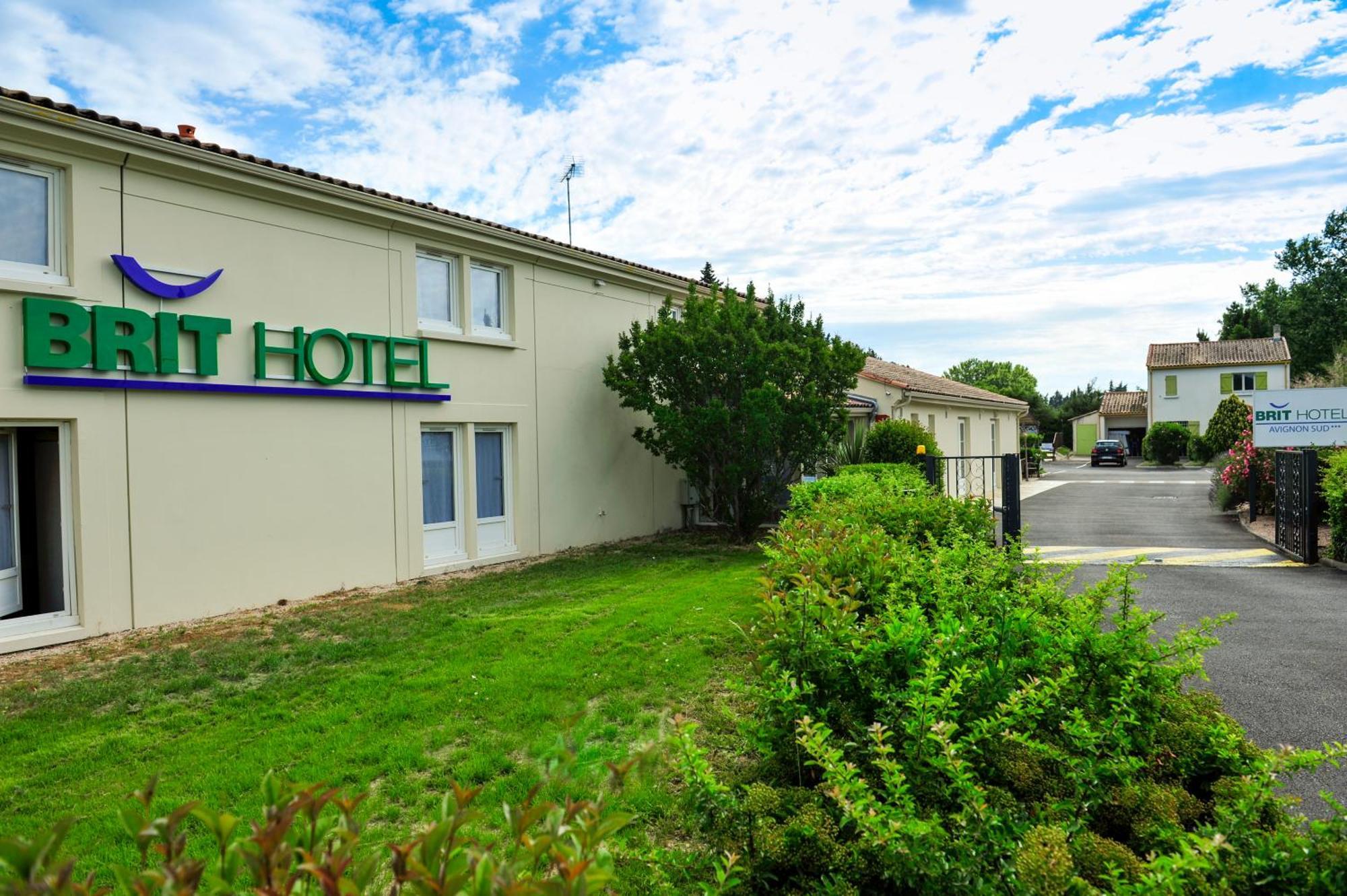 Brit Hotel Avignon Sud Le Calendal Экстерьер фото