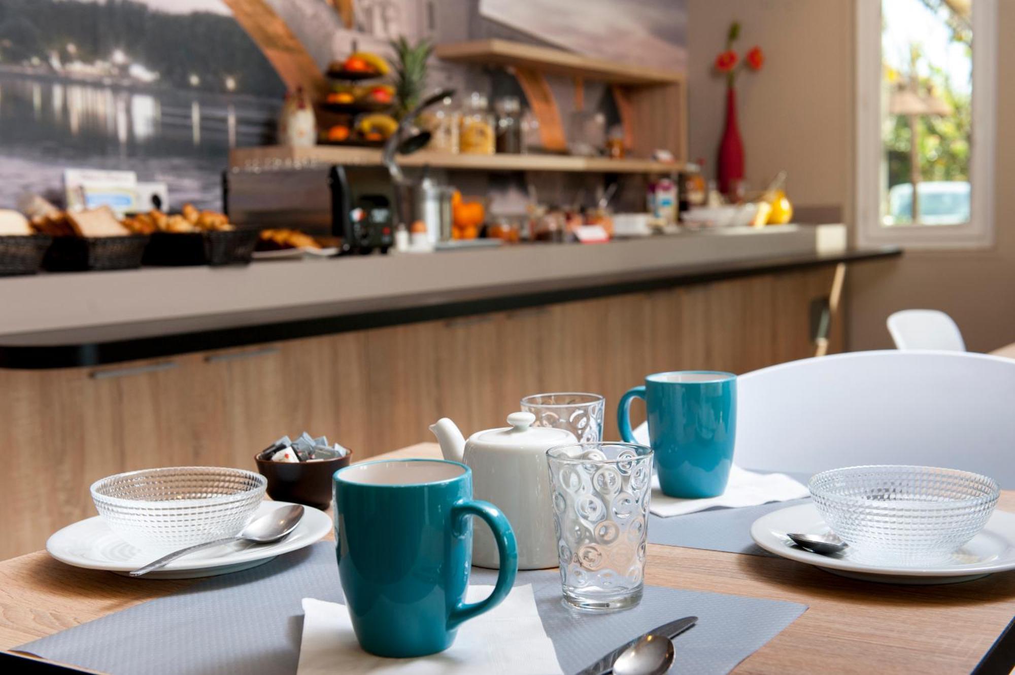 Brit Hotel Avignon Sud Le Calendal Экстерьер фото